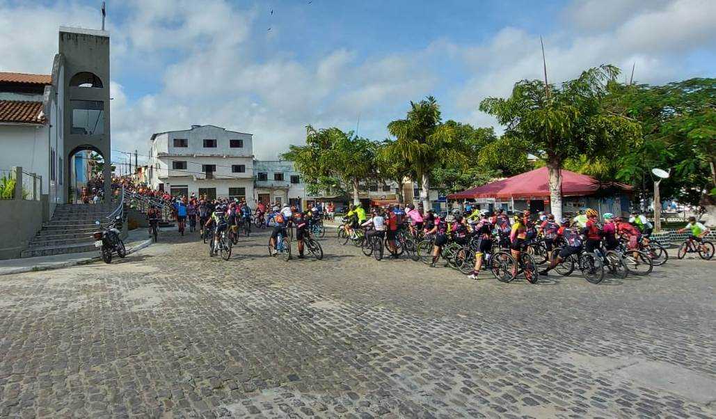 Camacã: Com total apoio da prefeitura equipe de Ciclistas participa de passeio em Itagimirim